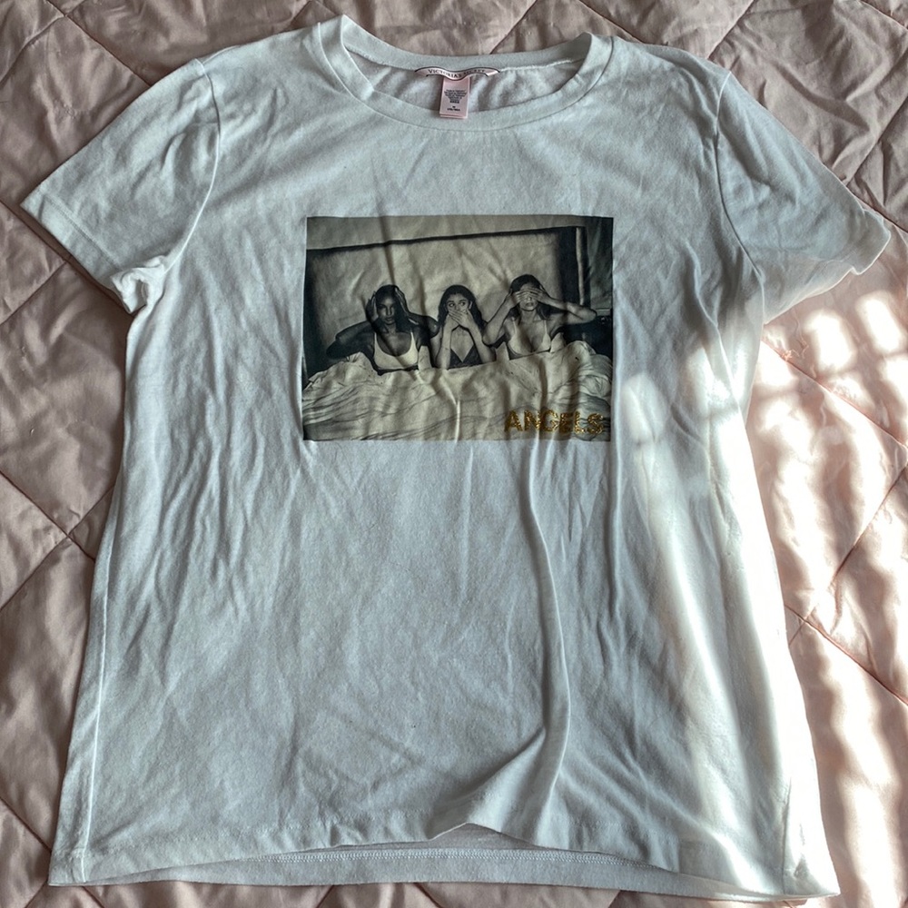 VS graphic tee